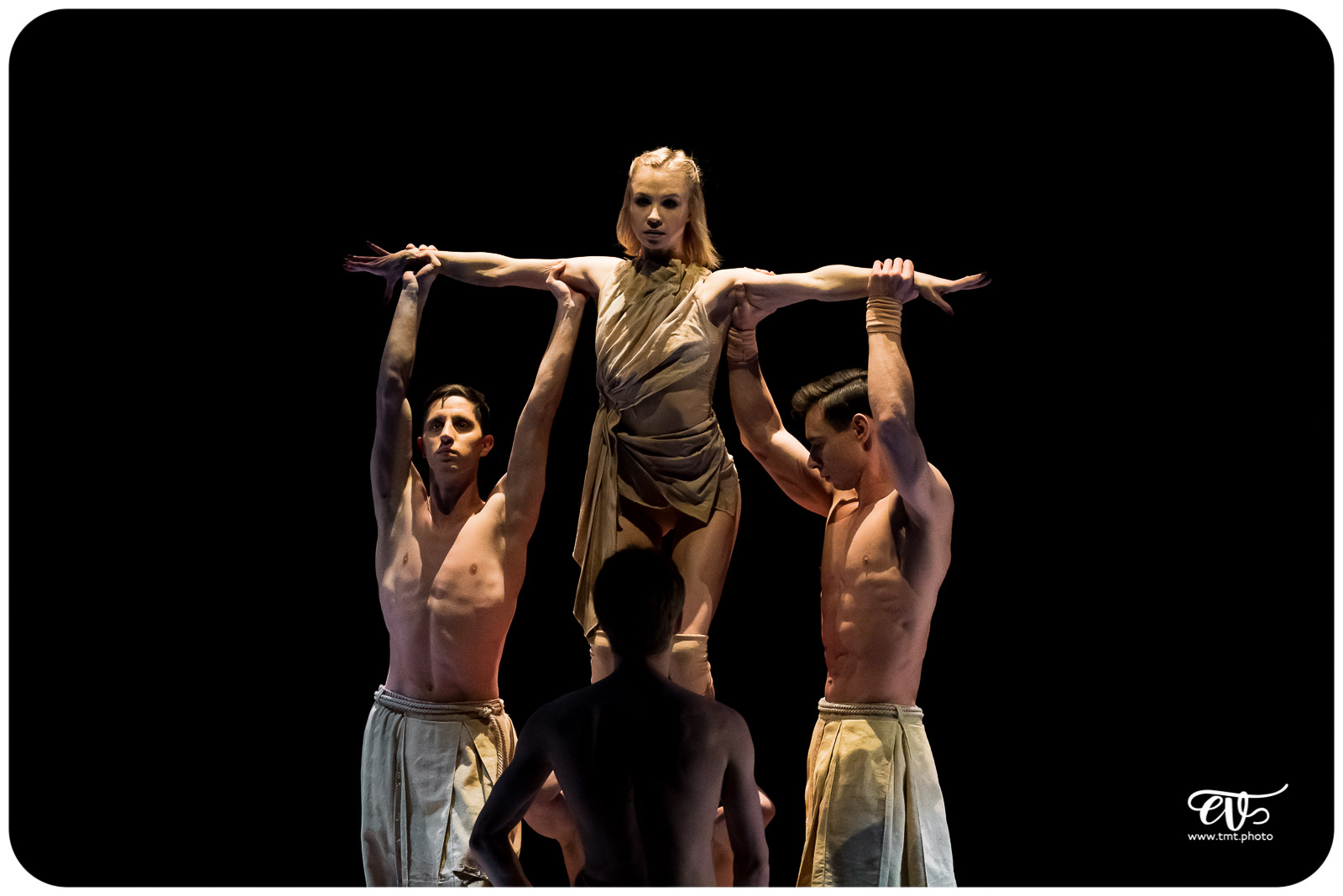 MY LAND (RECIRQUEL COMPANY)